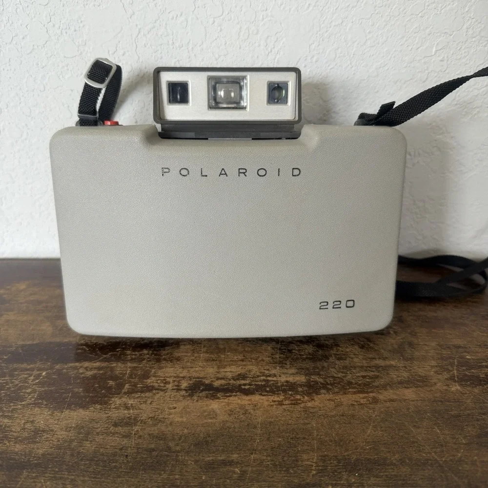 Vintage‎ Polaroid Automatic 220 Land Camera with Case Manual Cold Clip Untested